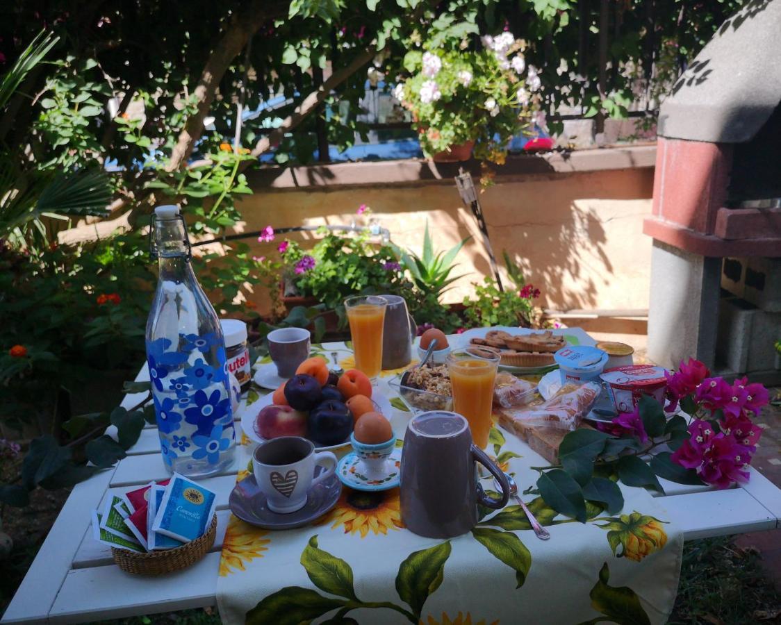 Il Giardino Di Anna - Charming Rooms In Cagliari Exterior foto